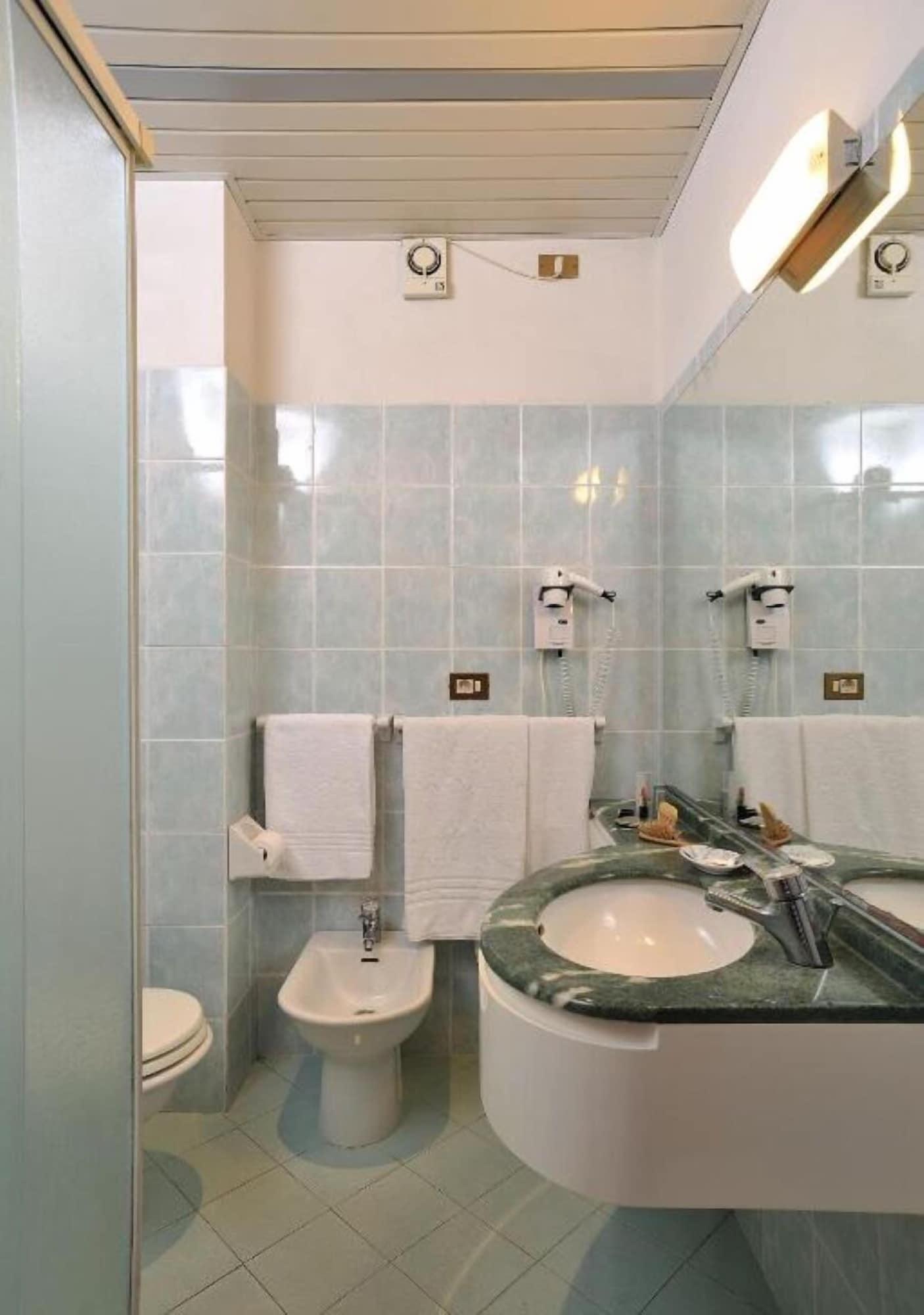 Ausonia Hotel 3*