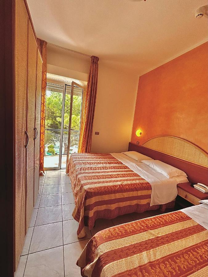 Ausonia 3* Milano Marittima