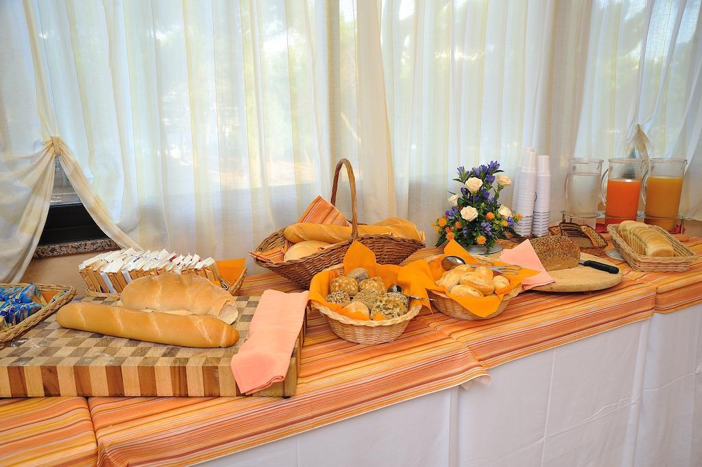 Ausonia Hotel